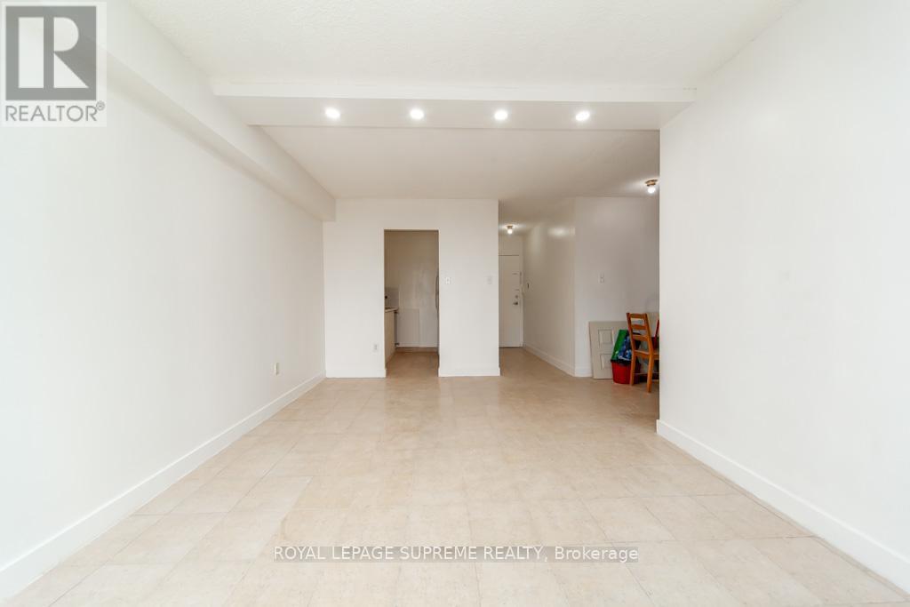 908 - 940 Caledonia Road, Toronto, Ontario  M6B 3Y4 - Photo 15 - W12770818