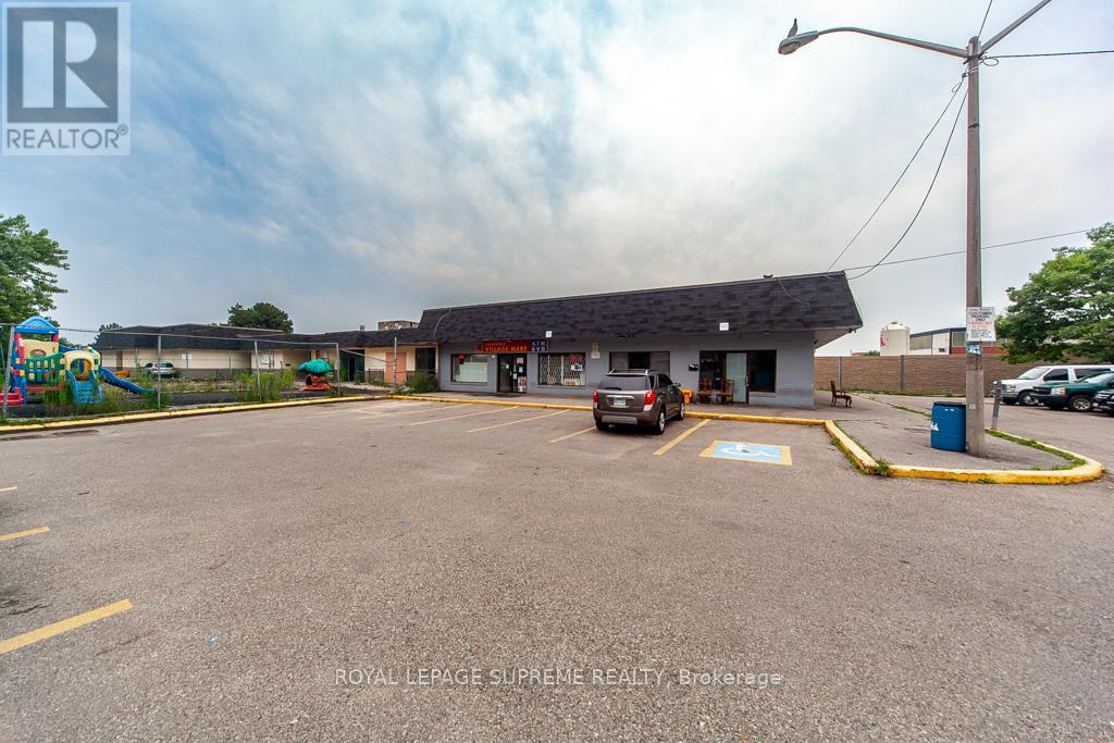 908 - 940 Caledonia Road, Toronto, Ontario  M6B 3Y4 - Photo 42 - W12770818