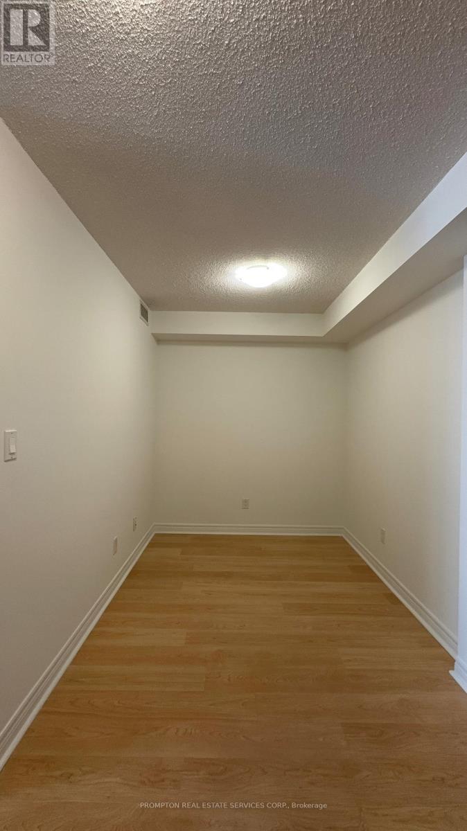 3308 - 310 Burnhamthorpe Road W, Mississauga, Ontario  L5B 4P9 - Photo 3 - W12770820