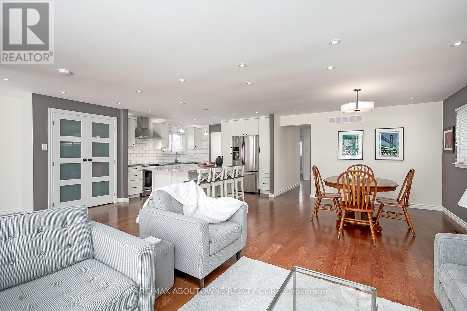 2348 Devon Road, Oakville, Ontario  L6J 5R5 - Photo 14 - W12770832