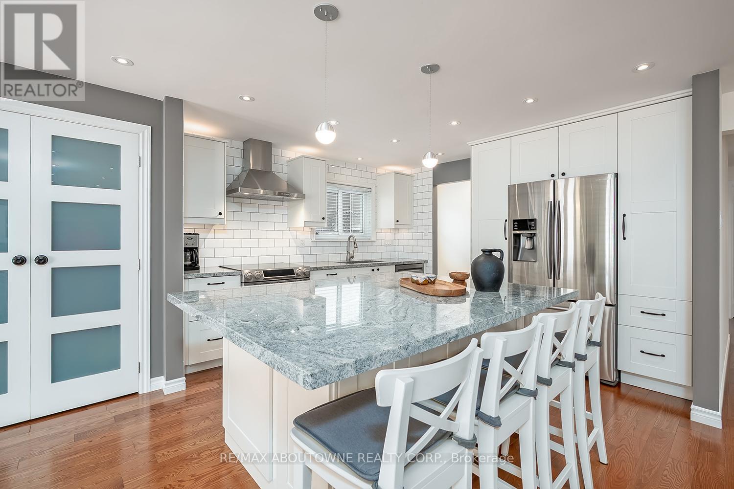 2348 Devon Road, Oakville, Ontario  L6J 5R5 - Photo 23 - W12770832