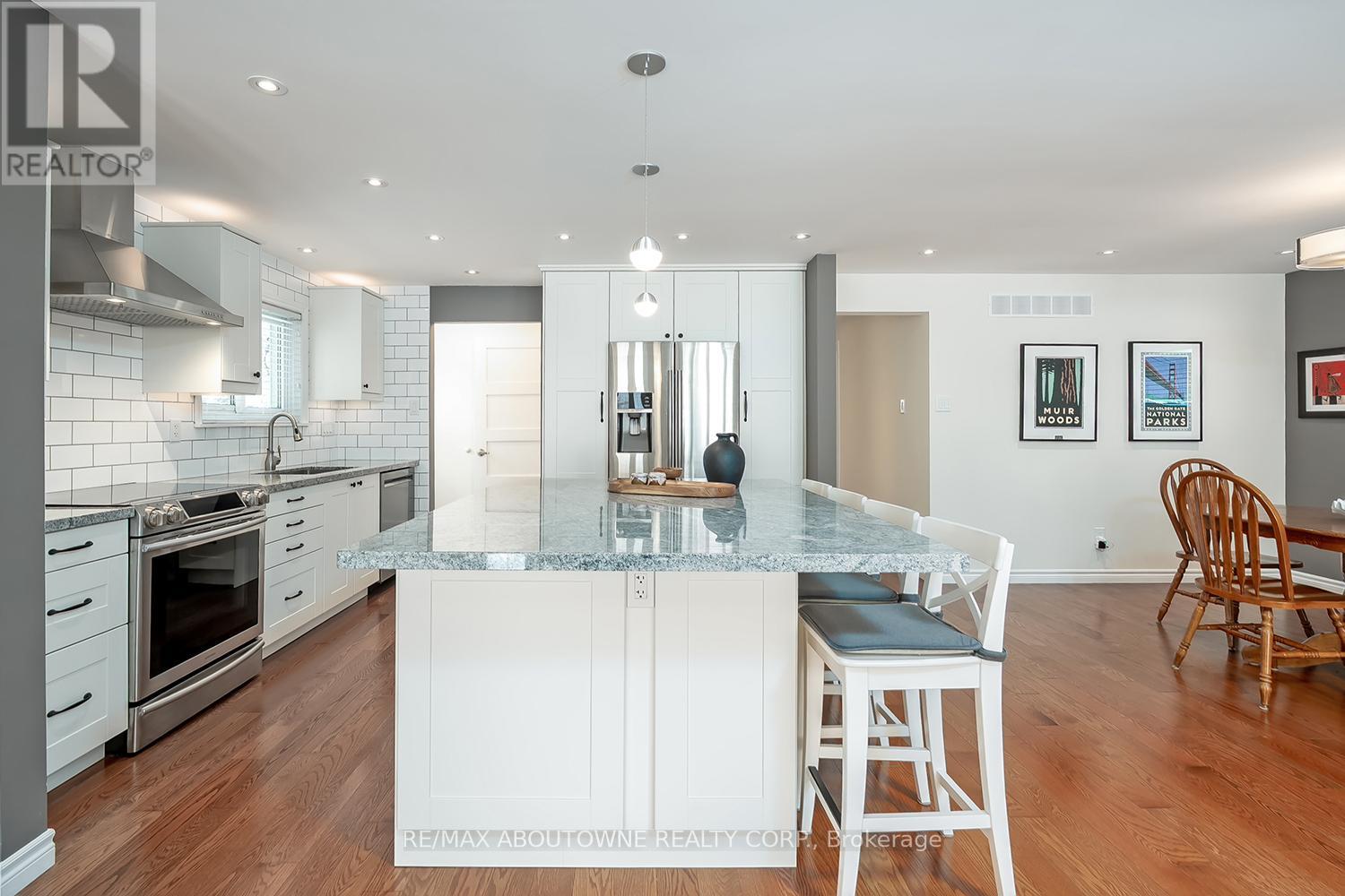 2348 Devon Road, Oakville, Ontario  L6J 5R5 - Photo 24 - W12770832