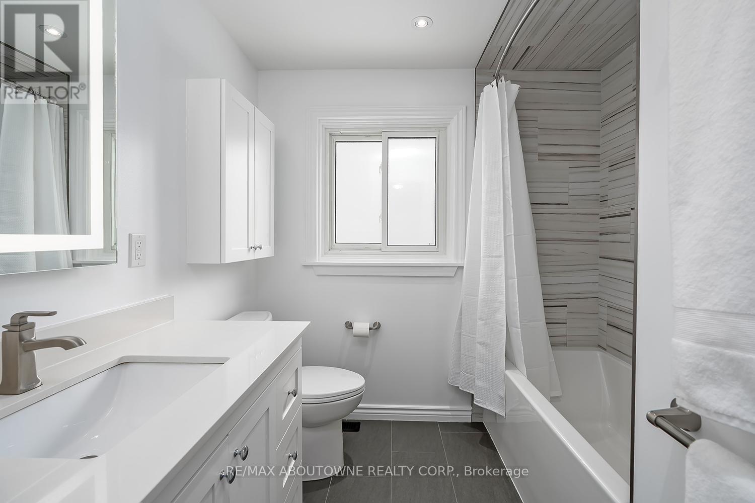 2348 Devon Road, Oakville, Ontario  L6J 5R5 - Photo 30 - W12770832