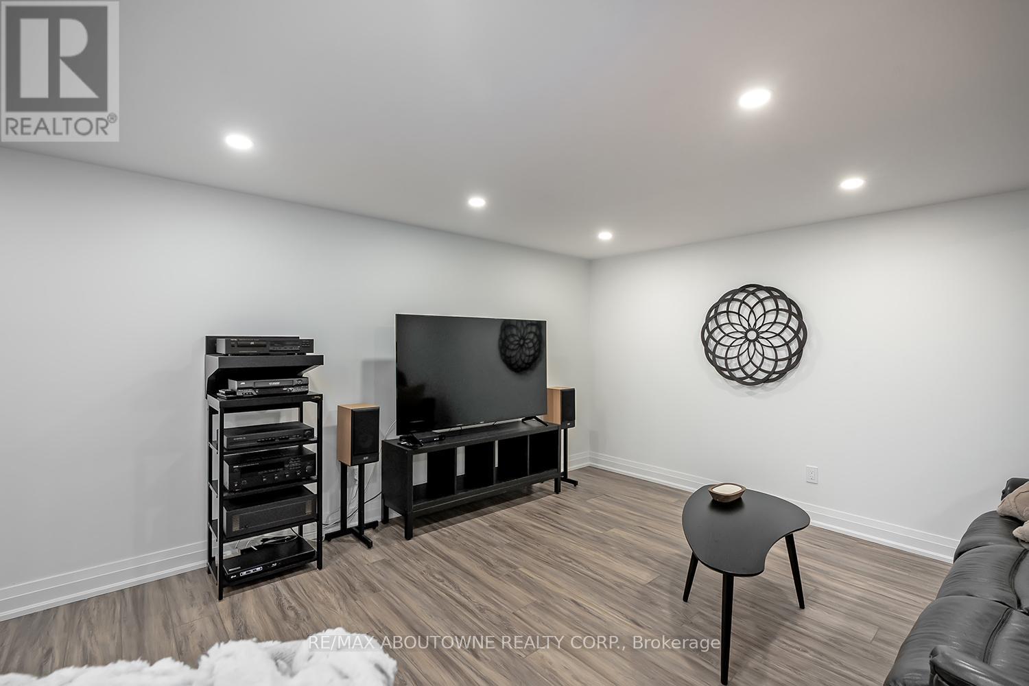 2348 Devon Road, Oakville, Ontario  L6J 5R5 - Photo 38 - W12770832