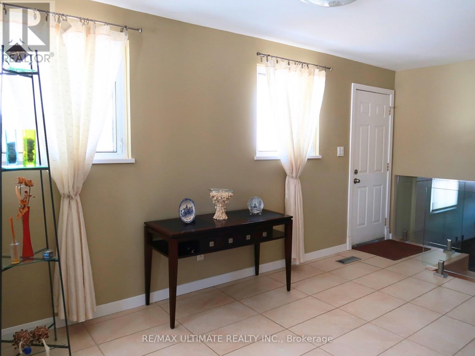 2201 Stir Crescent, Mississauga, Ontario  L4Y 3V2 - Photo 6 - W12770848