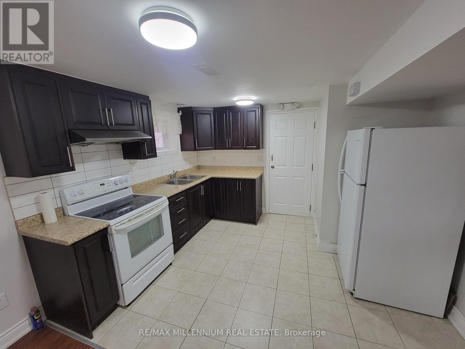 LOWER - 77 ASHFORD COURT, Brampton, Ontario