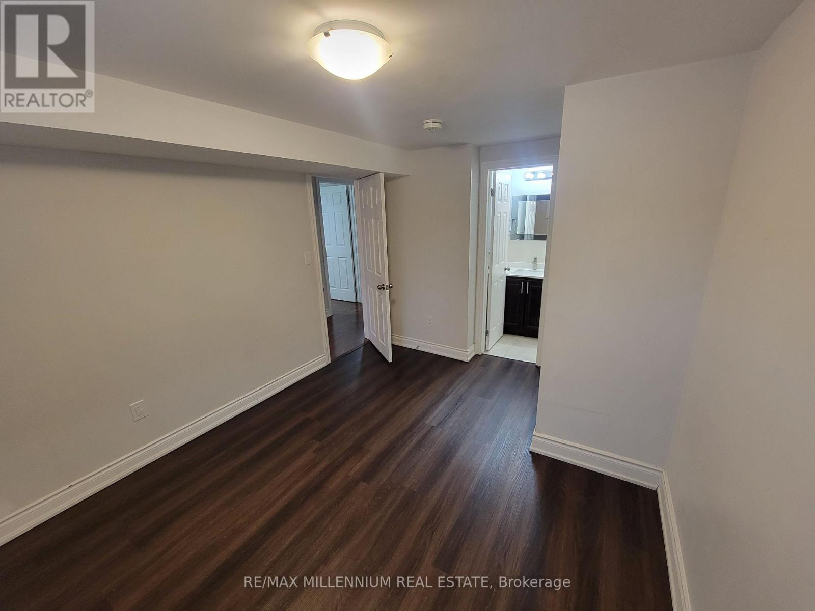 Lower - 77 Ashford Court, Brampton, Ontario  L6V 3E2 - Photo 4 - W12770896