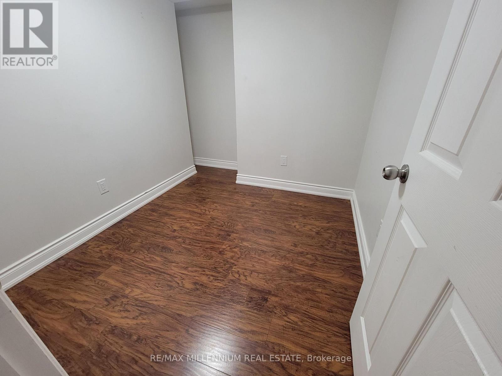 Lower - 77 Ashford Court, Brampton, Ontario  L6V 3E2 - Photo 8 - W12770896