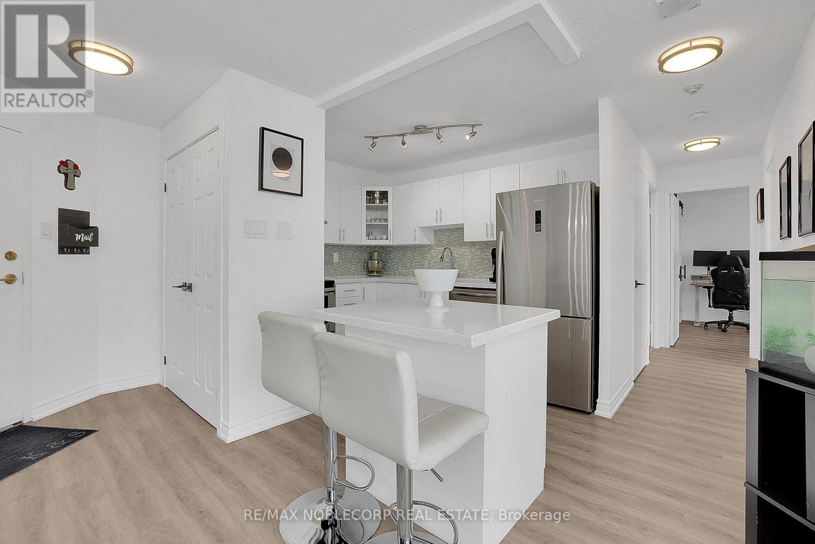 1902 - 4205 Shipp Drive, Mississauga, Ontario  L4Z 2Y8 - Photo 11 - W12770898