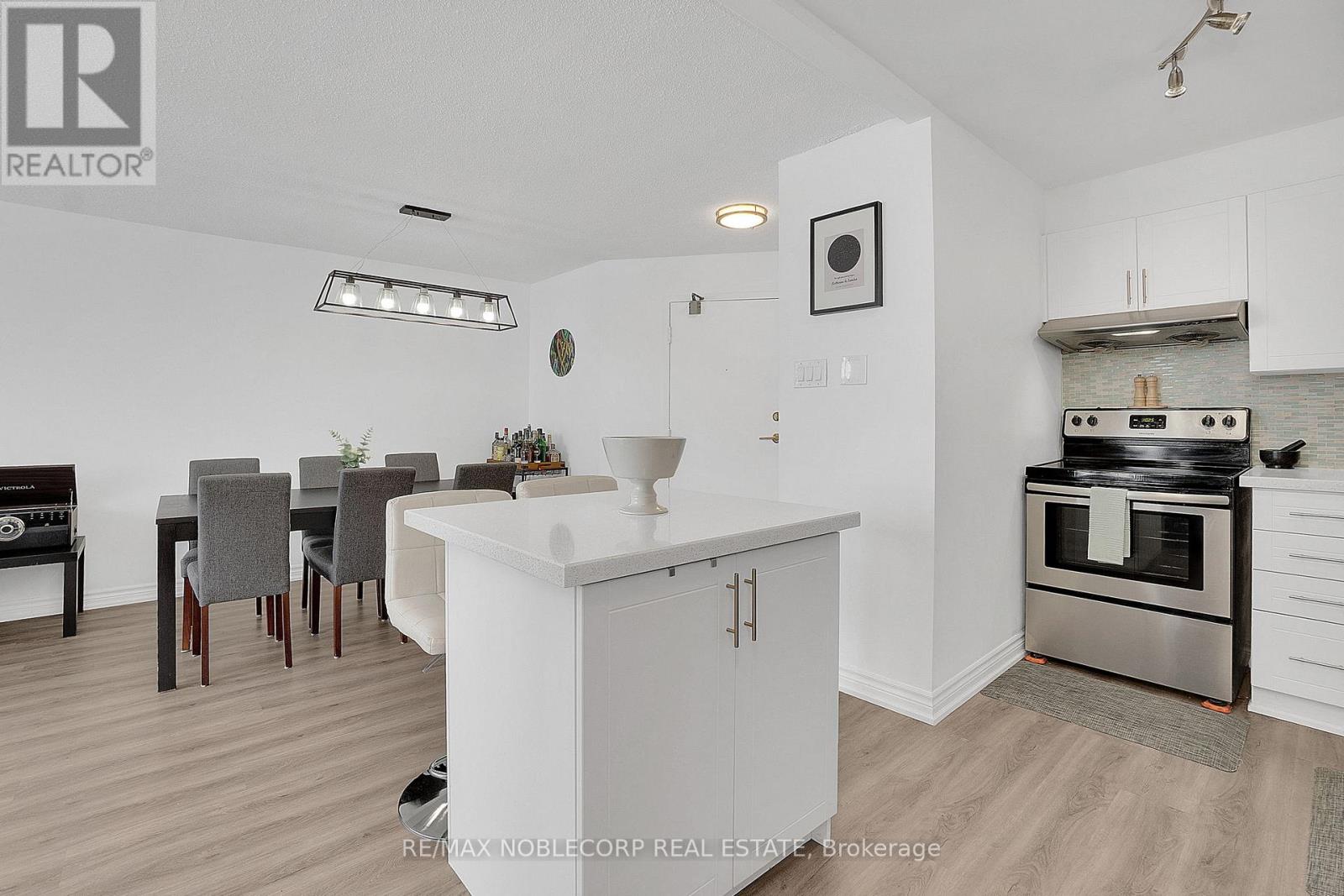 1902 - 4205 Shipp Drive, Mississauga, Ontario  L4Z 2Y8 - Photo 12 - W12770898