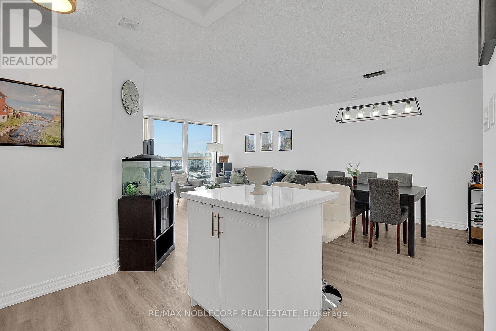 1902 - 4205 Shipp Drive, Mississauga, Ontario  L4Z 2Y8 - Photo 13 - W12770898