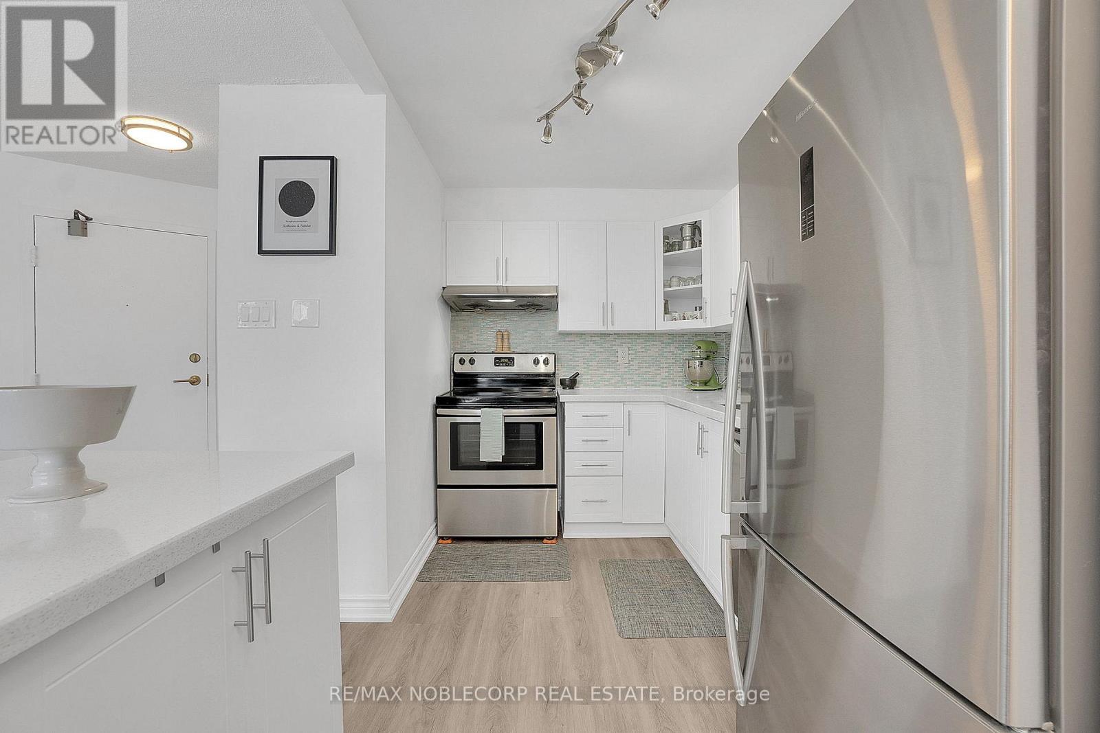 1902 - 4205 Shipp Drive, Mississauga, Ontario  L4Z 2Y8 - Photo 14 - W12770898