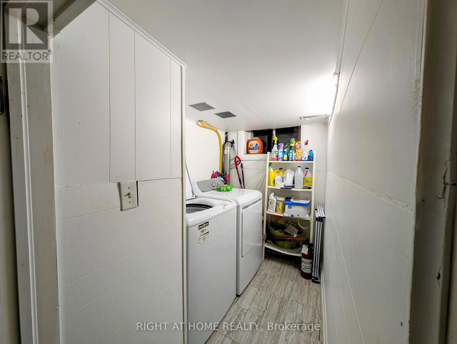 B - 297 Keele Street, Toronto, Ontario  M6P 2K5 - Photo 9 - W12770908