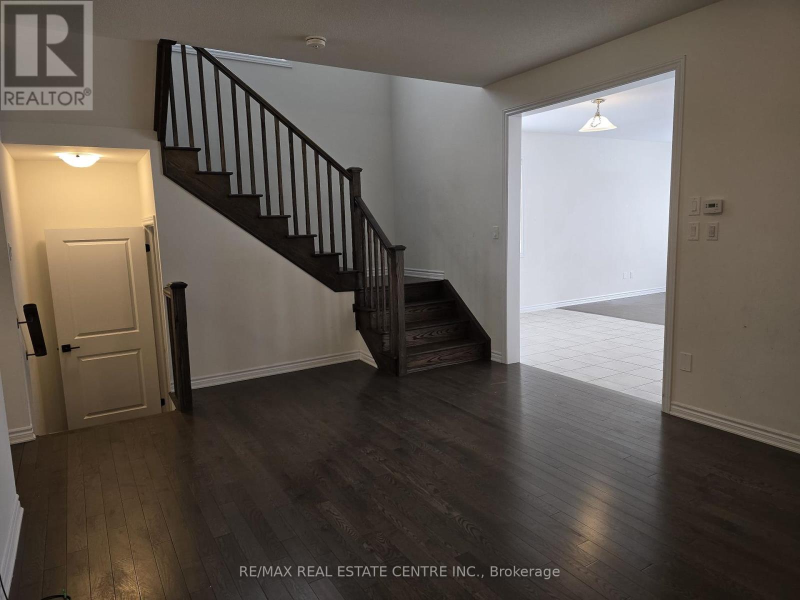 22 Spinland Street, Caledon, Ontario  L7C 4K4 - Photo 4 - W12770926