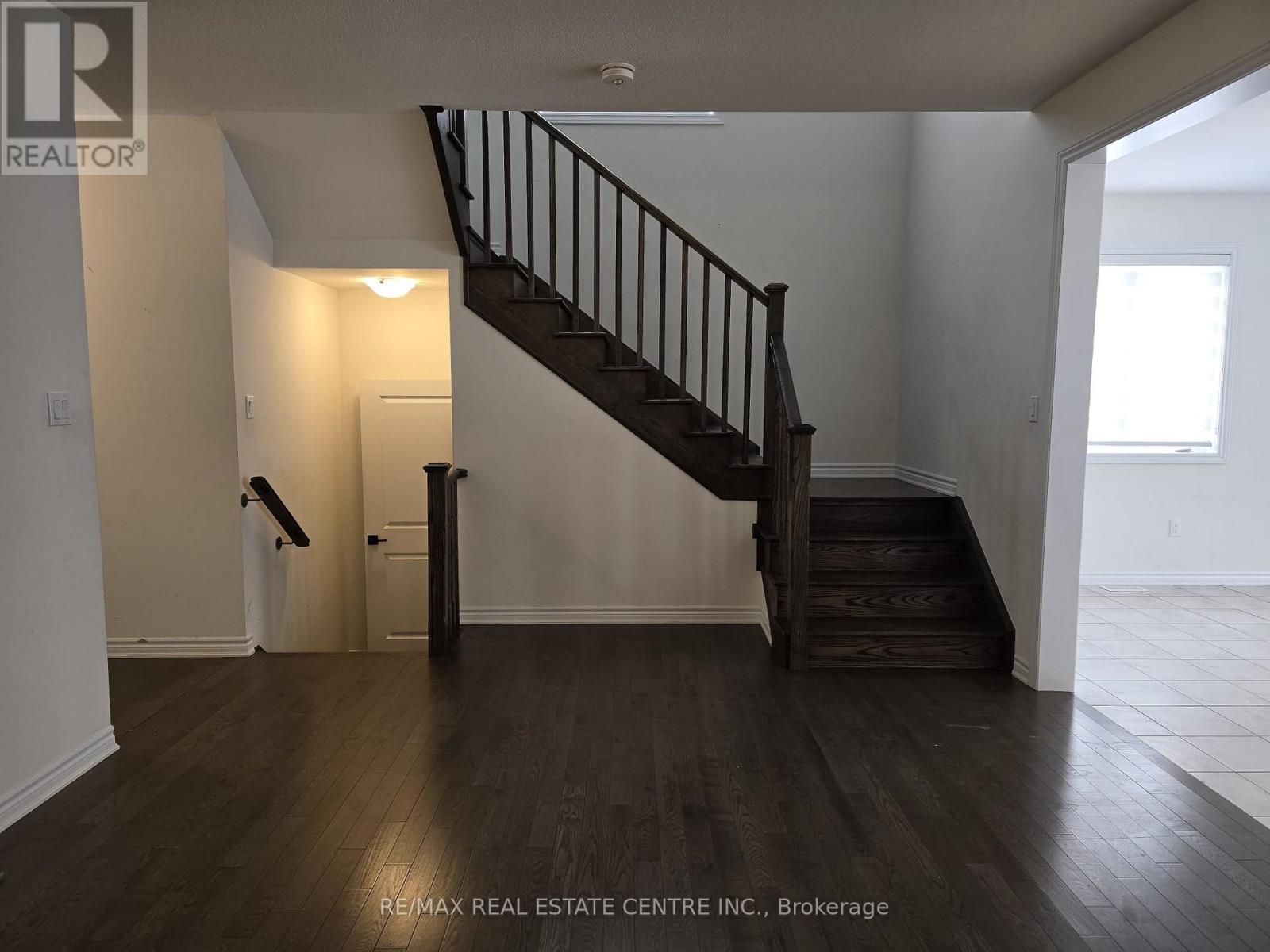 22 Spinland Street, Caledon, Ontario  L7C 4K4 - Photo 7 - W12770926