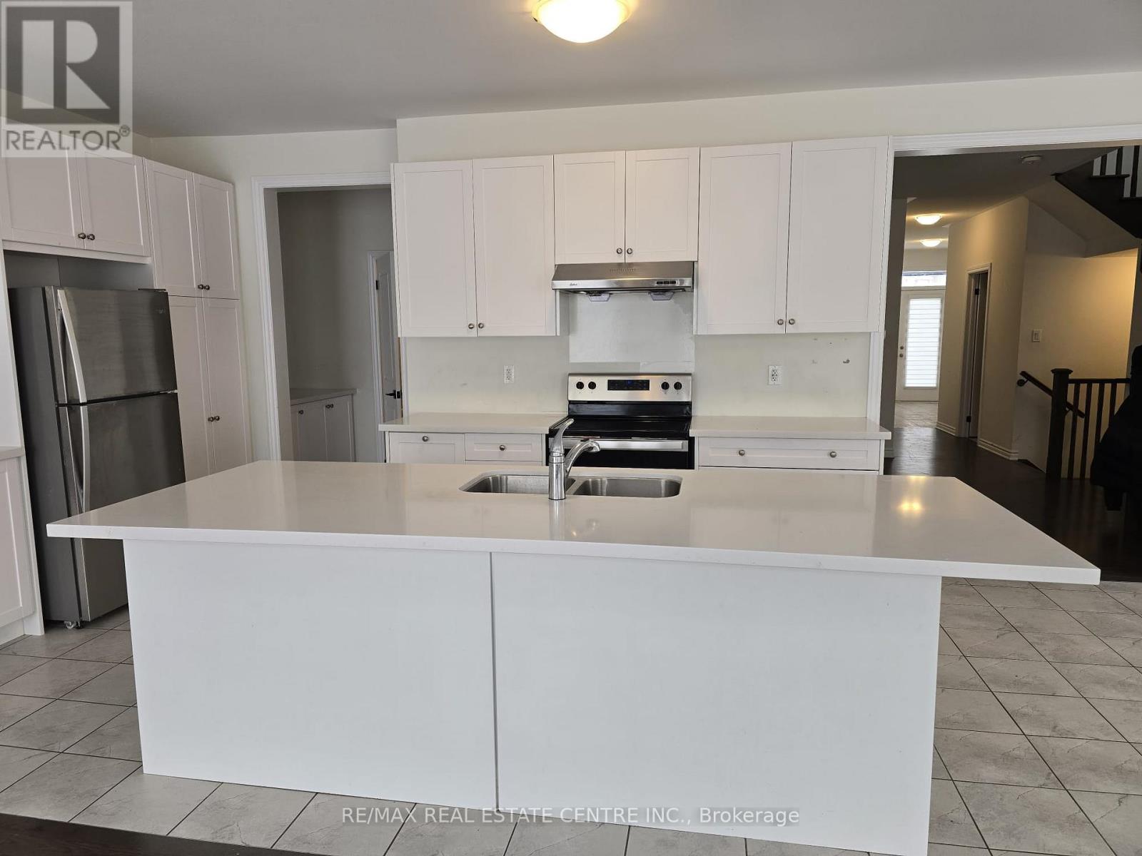 22 Spinland Street, Caledon, Ontario  L7C 4K4 - Photo 8 - W12770926