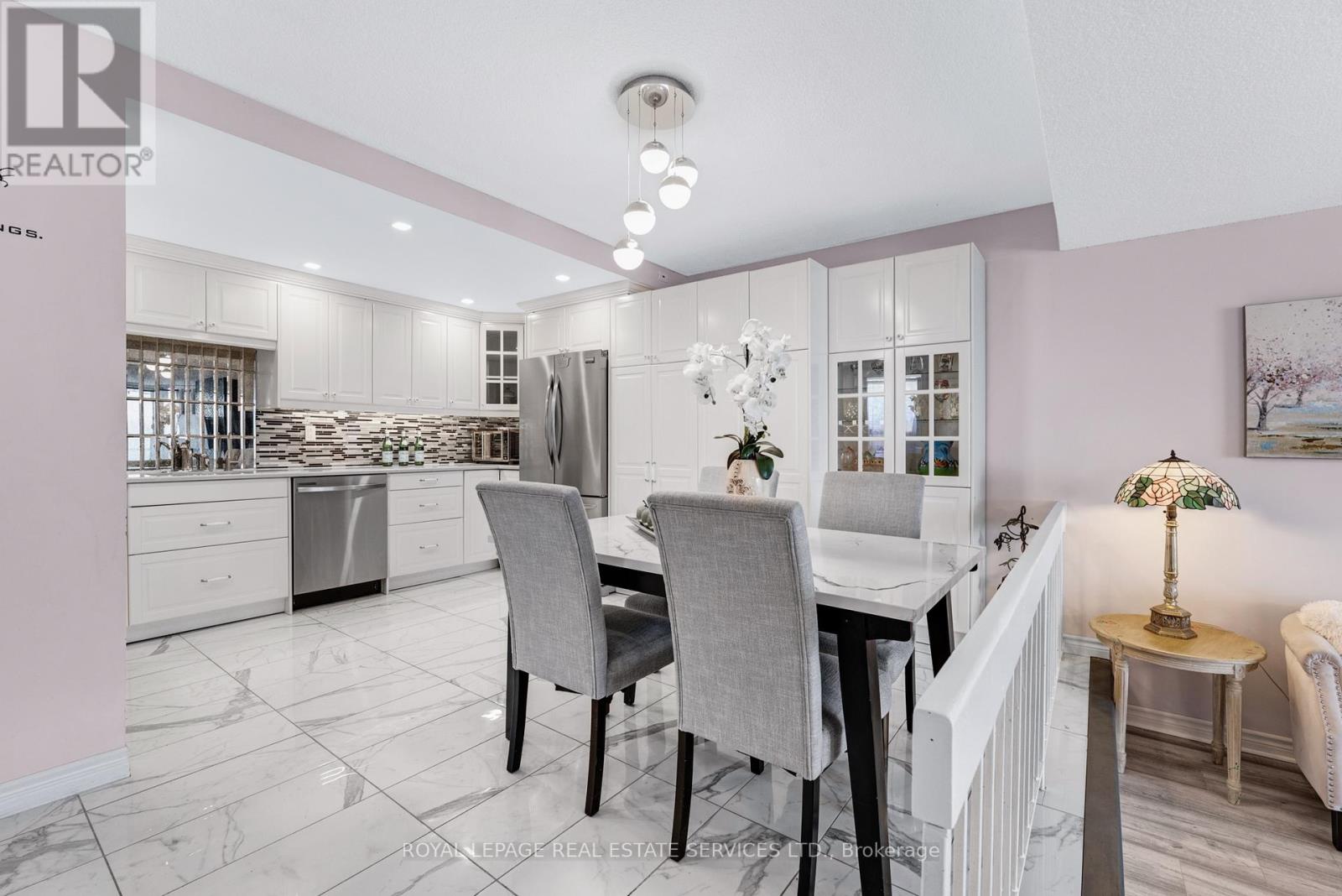 605 - 20 Speers Road, Oakville (Co Central), Ontario  L6K 3R5 - Photo 13 - W12770948