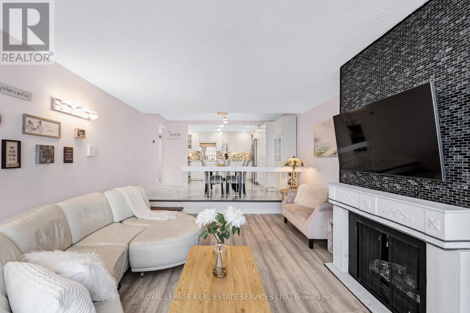 605 - 20 Speers Road, Oakville (Co Central), Ontario  L6K 3R5 - Photo 20 - W12770948