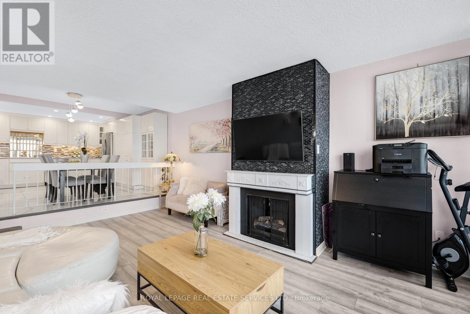 605 - 20 Speers Road, Oakville (Co Central), Ontario  L6K 3R5 - Photo 21 - W12770948