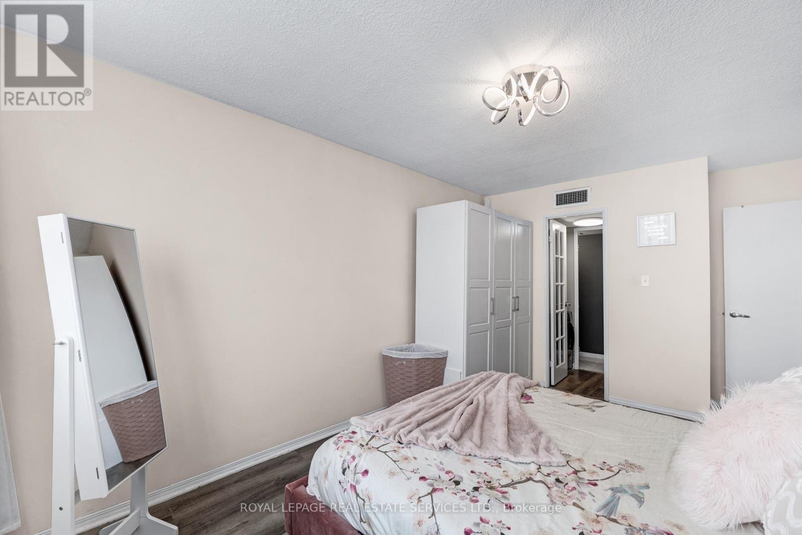 605 - 20 Speers Road, Oakville (Co Central), Ontario  L6K 3R5 - Photo 26 - W12770948