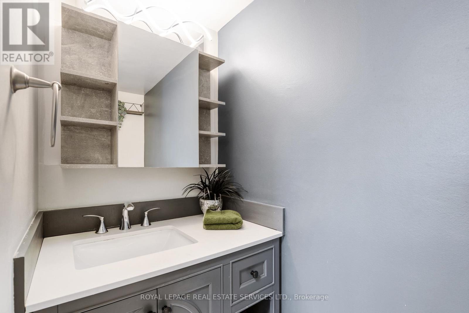 605 - 20 Speers Road, Oakville (Co Central), Ontario  L6K 3R5 - Photo 27 - W12770948