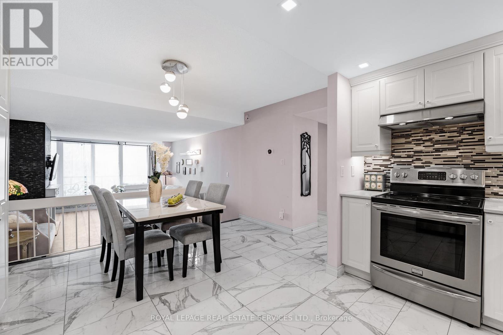 605 - 20 Speers Road, Oakville (Co Central), Ontario  L6K 3R5 - Photo 9 - W12770948