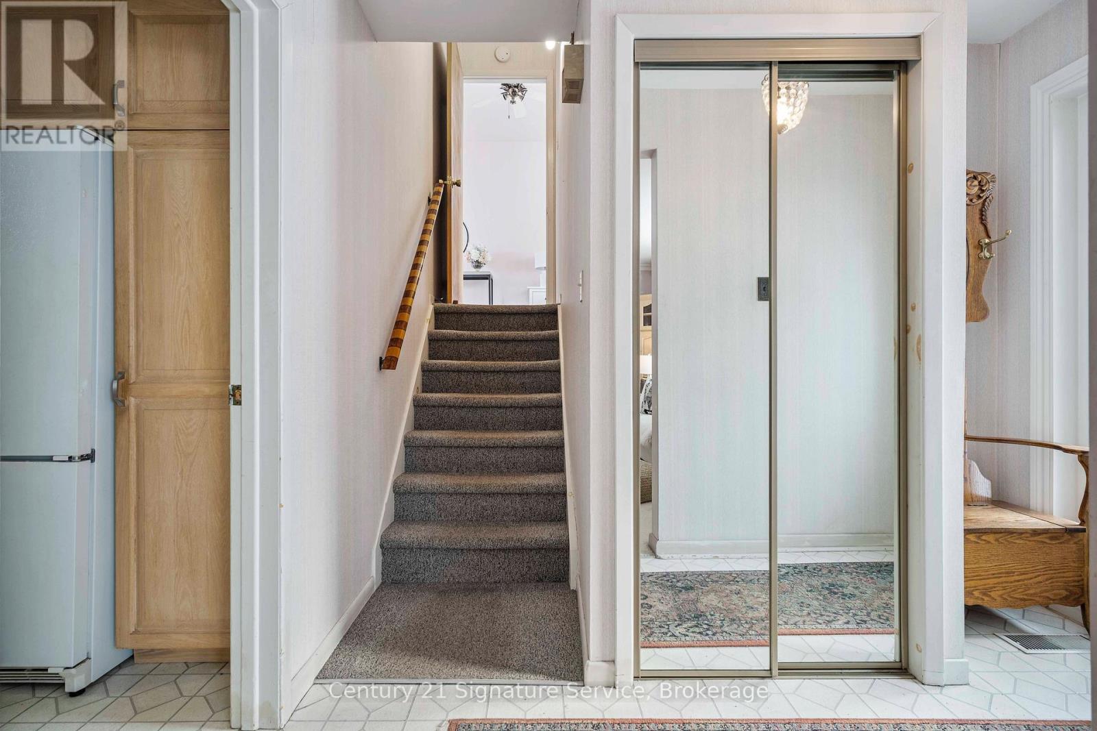 1549 Sherway Drive, Mississauga, Ontario  L4X 1C5 - Photo 17 - W12770990