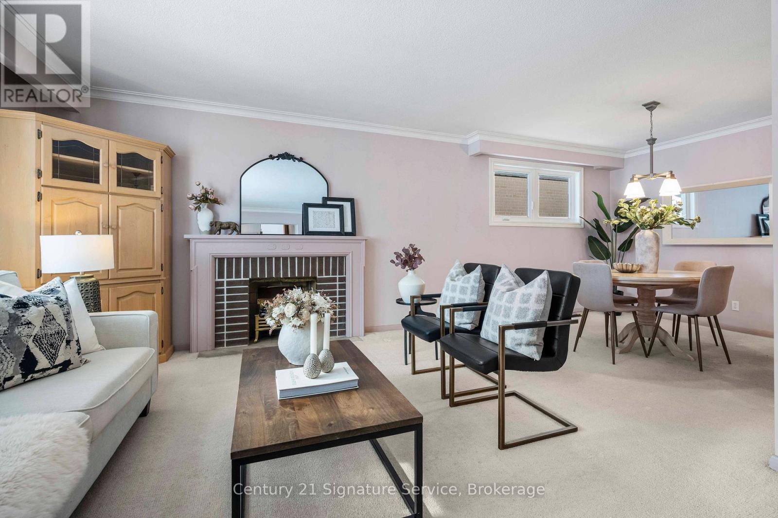 1549 Sherway Drive, Mississauga, Ontario  L4X 1C5 - Photo 5 - W12770990