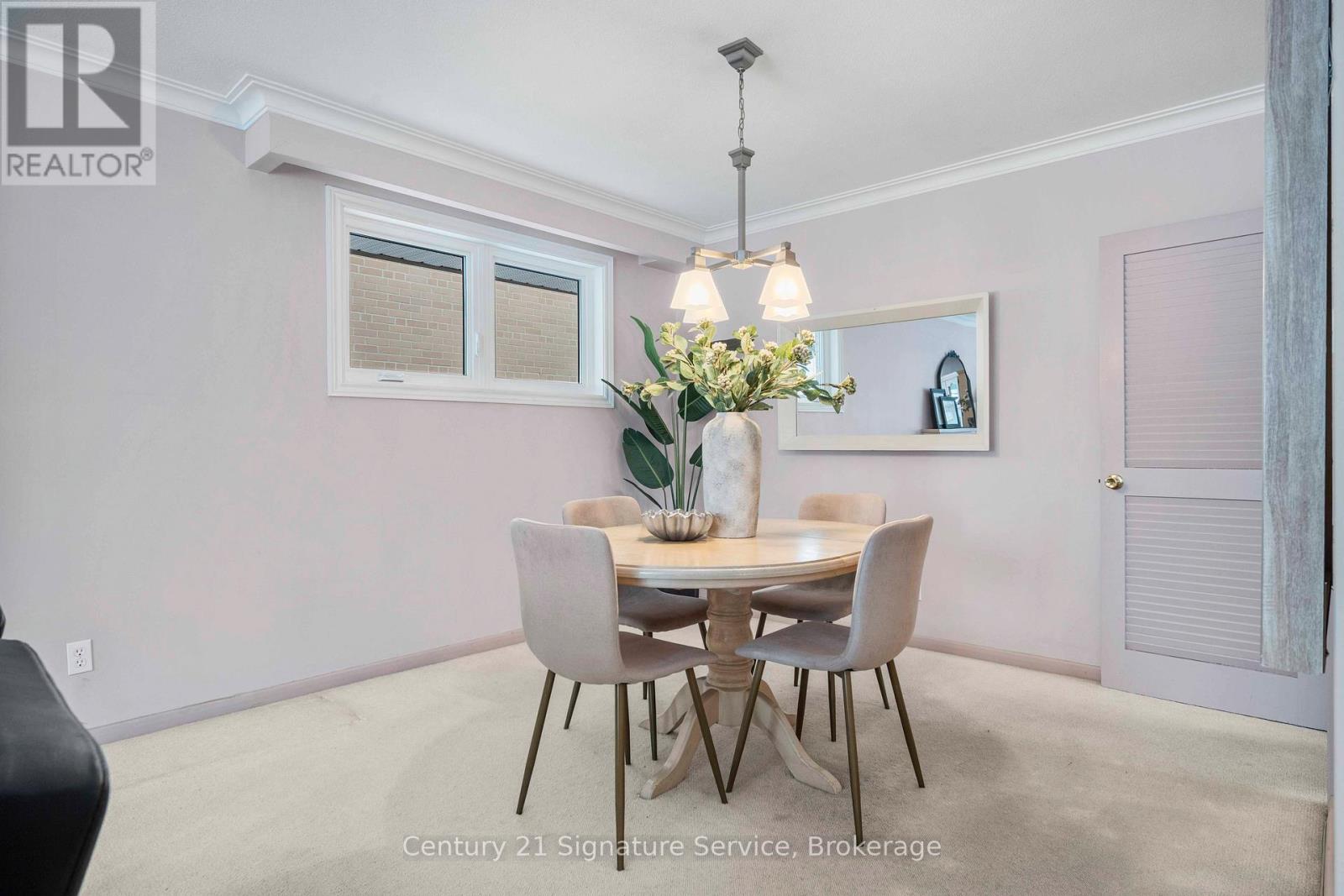 1549 Sherway Drive, Mississauga, Ontario  L4X 1C5 - Photo 9 - W12770990