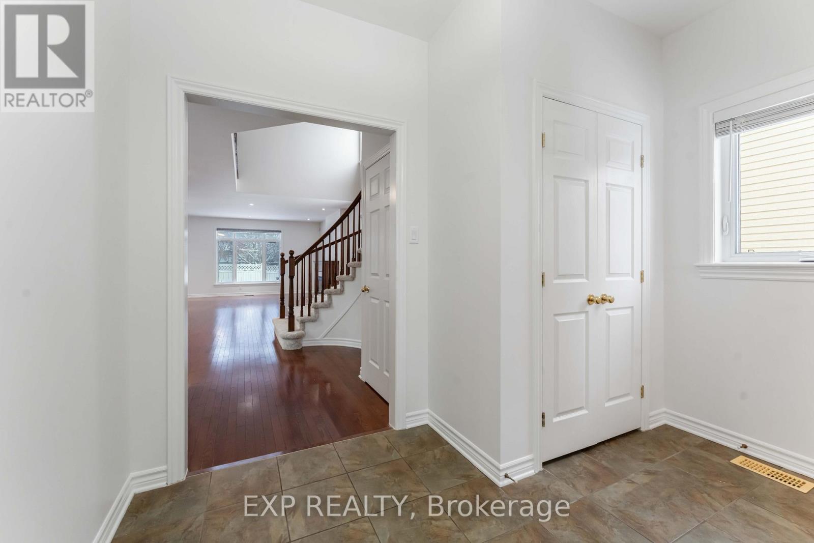 119 Anfield Crescent, Ottawa, Ontario  K2G 7B7 - Photo 3 - X12633748