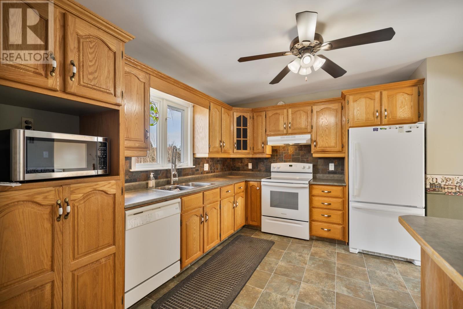 26 Doc Blanchard Crescent, Charlottetown, Prince Edward Island C1A 9K3 - Photo 12 - 202602409