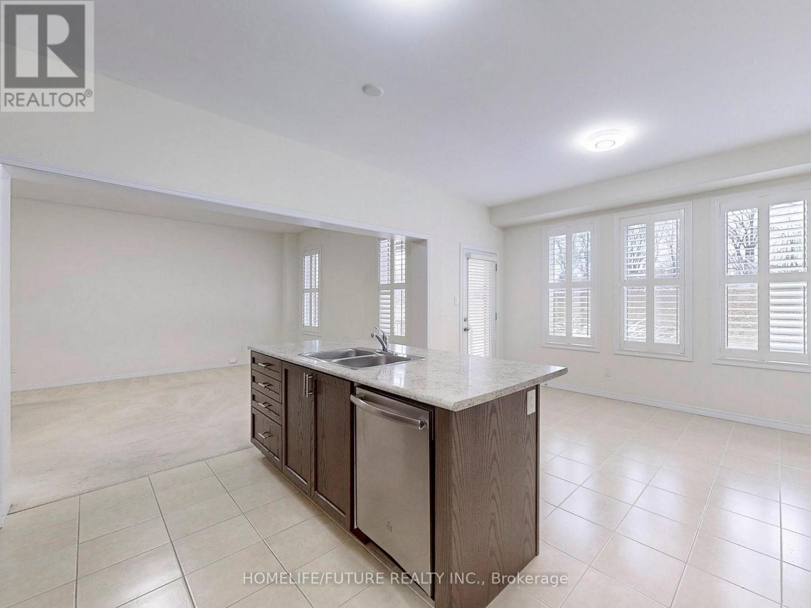 526 Joslin Street, Peterborough, Ontario  K9J 0H9 - Photo 7 - X12770816