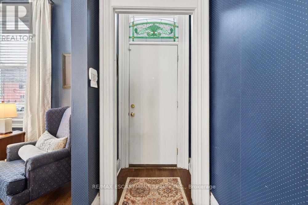 139 Queen Street S, Hamilton, Ontario  L8P 3S3 - Photo 3 - X12770962