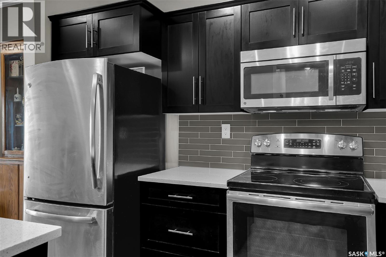 216 545 Hassard Close, Saskatoon, Saskatchewan  S7L 6V3 - Photo 7 - SK028149