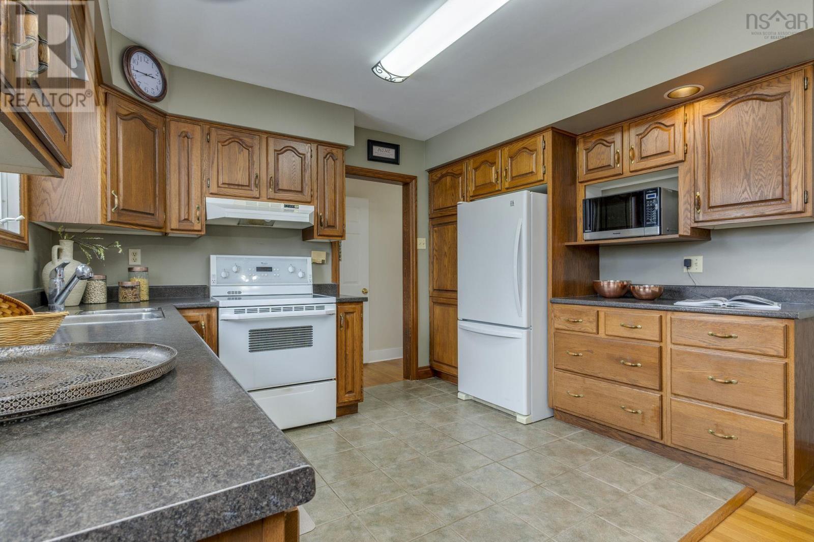 47 Ellenvale Avenue, Dartmouth, Nova Scotia  B2W 2W8 - Photo 8 - 202602402