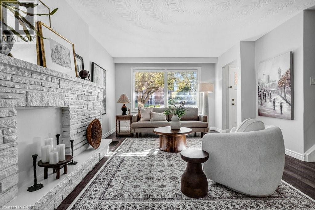 262 Westcourt Place, Waterloo, Ontario  N2L 2R7 - Photo 1 - 40803563