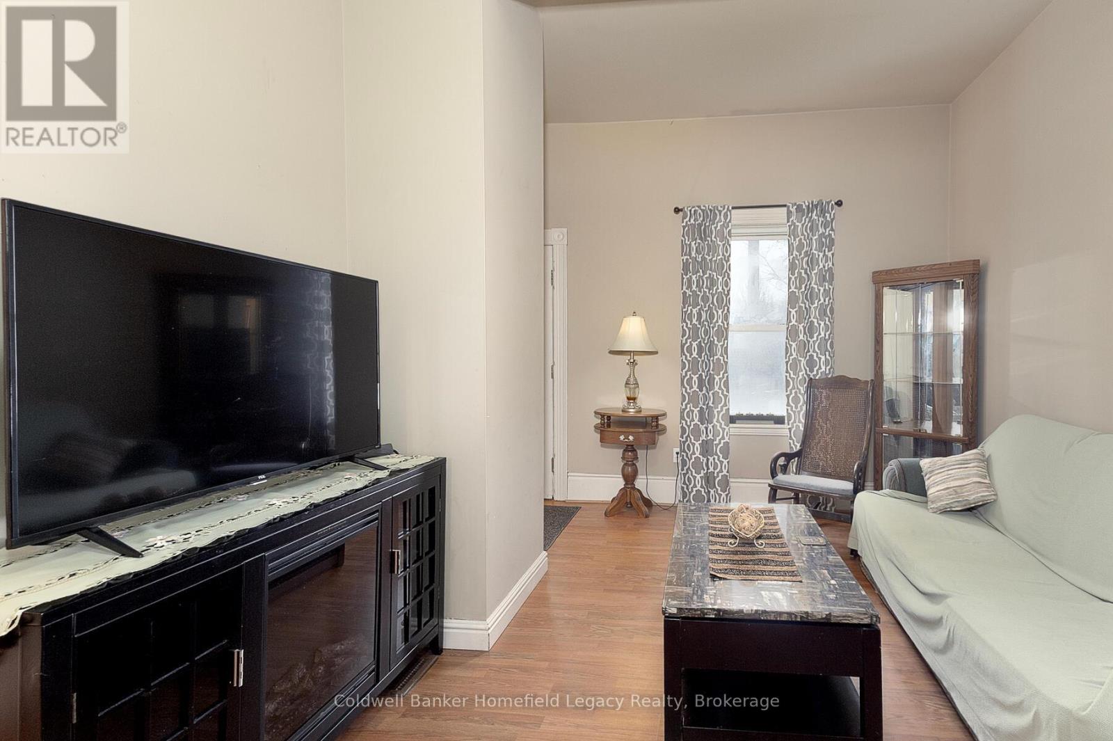 36 Thomas Street S, St. Marys, Ontario  N0M 2V0 - Photo 11 - X12771062