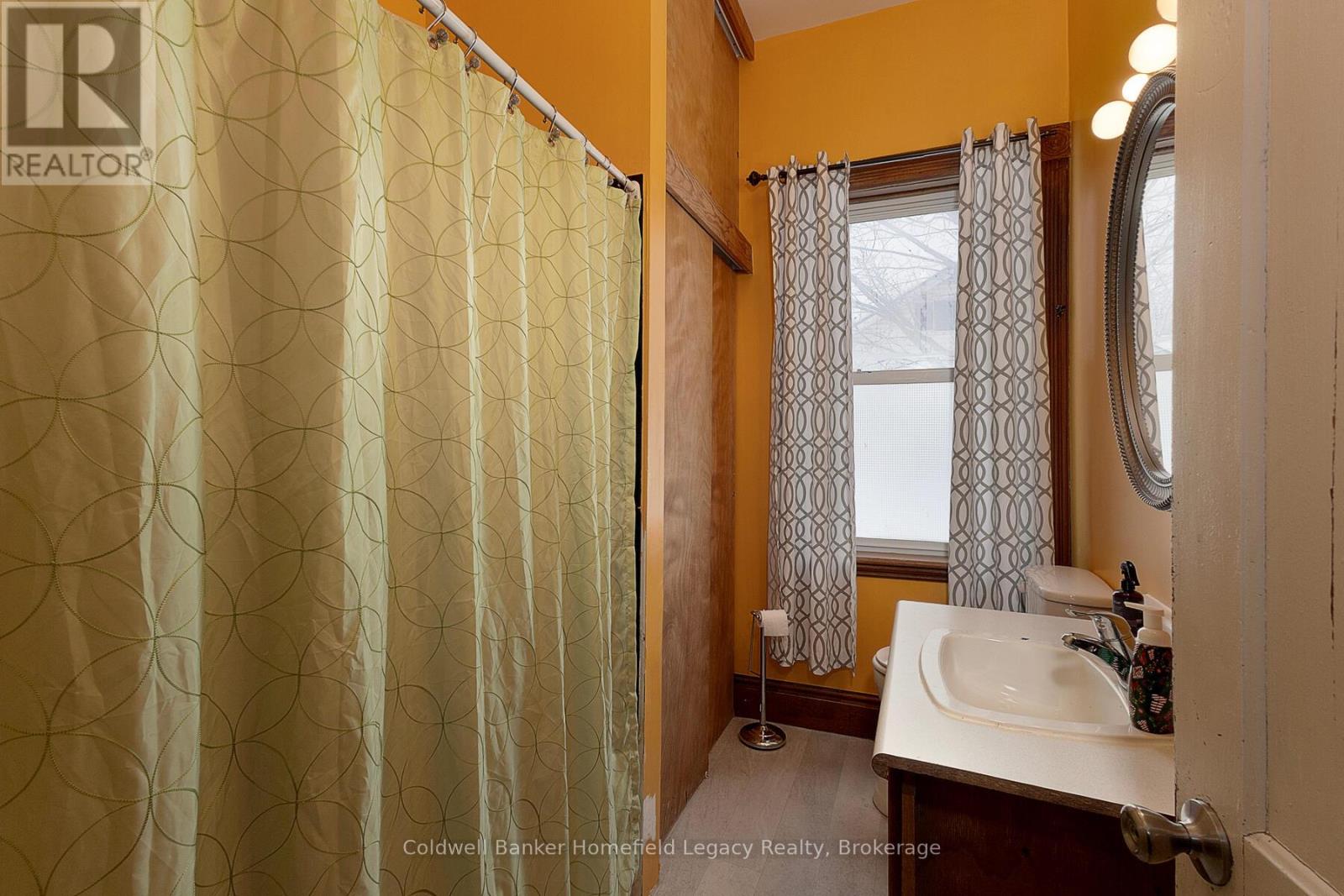 36 Thomas Street S, St. Marys, Ontario  N0M 2V0 - Photo 17 - X12771062