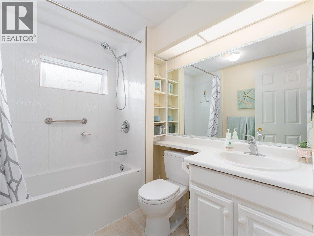 Listing Picture 13 of 38 : 7338 FOXHOUND MEWS, Vancouver / 溫哥華 - 魯藝地產 Yvonne Lu Group - MLS Medallion Club Member