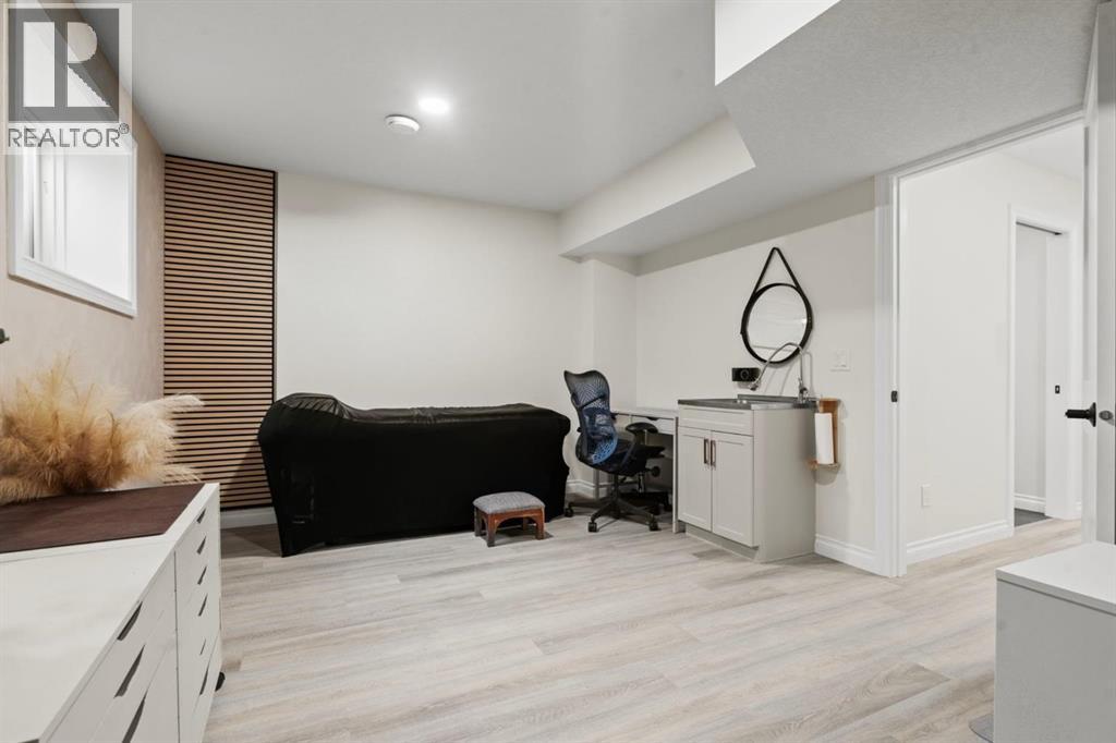 10 Emberside Link, Cochrane, Alberta  T4C 3A9 - Photo 33 - A2276985