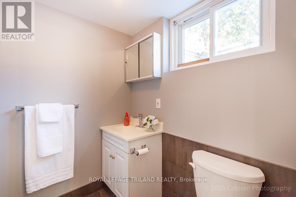 1058 Chippewa Drive, London East, Ontario  N5V 2T7 - Photo 38 - X12771112