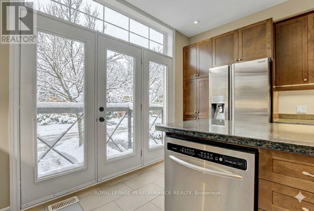 318 Iona Street, Ottawa, Ontario  K1Z 7B9 - Photo 7 - X12771126