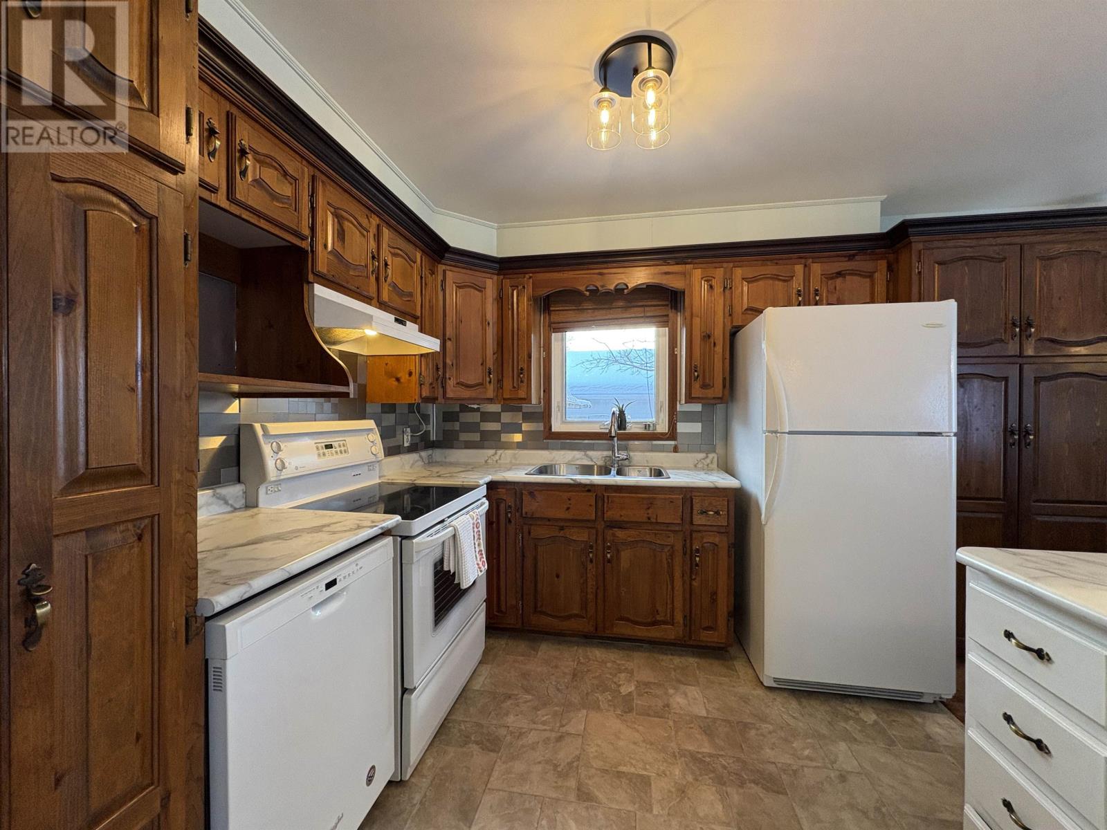 558 Elm Ave, Fort Frances, Ontario  P9A 3J4 - Photo 14 - TB2600144