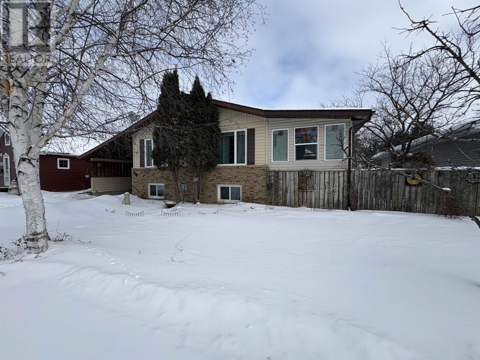 558 Elm Ave, Fort Frances, Ontario  P9A 3J4 - Photo 3 - TB2600144