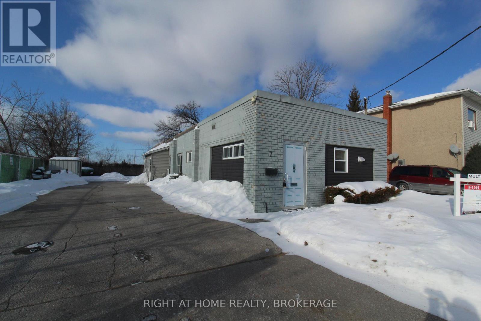7 Beech Street, St. Catharines (Downtown), Ontario  L2R 2B6 - Photo 24 - X12771028