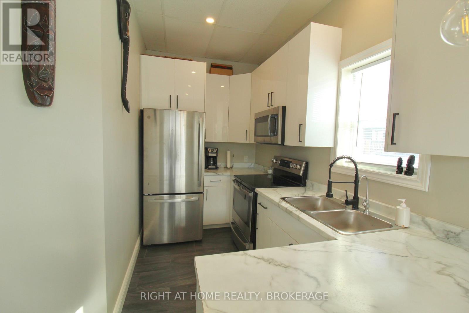 7 Beech Street, St. Catharines (Downtown), Ontario  L2R 2B6 - Photo 25 - X12771028