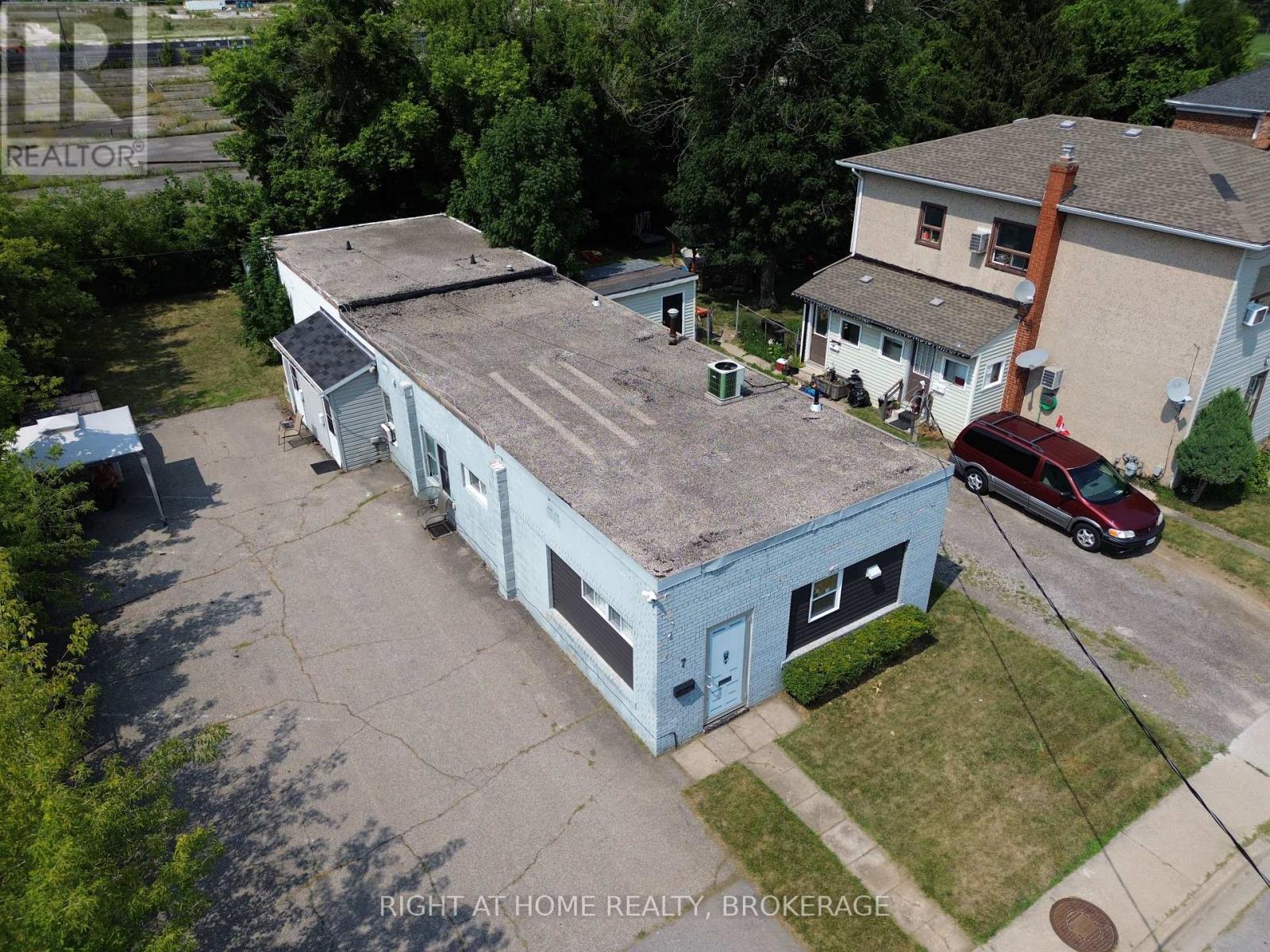 7 Beech Street, St. Catharines (Downtown), Ontario  L2R 2B6 - Photo 26 - X12771028