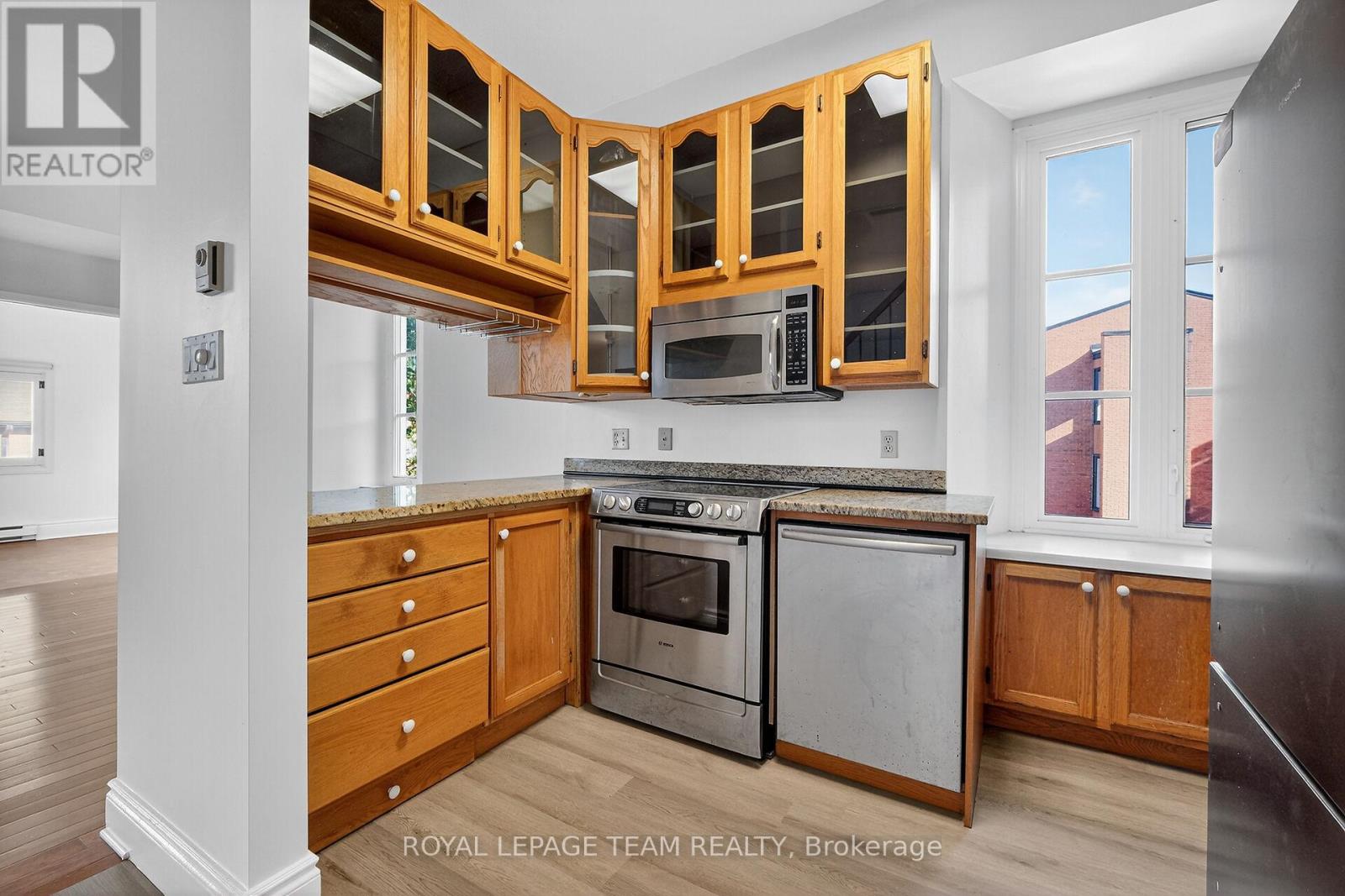 6 - 635 Richmond Road, Ottawa, Ontario  K2A 0G6 - Photo 13 - X12442528