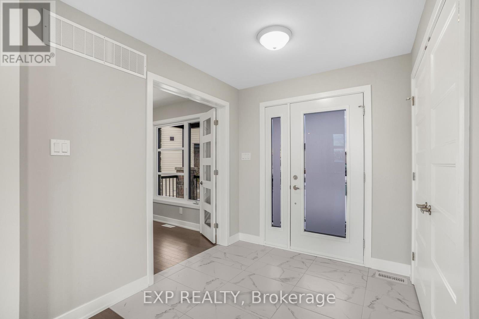 63 Chateauguay Street, Russell, Ontario  K0A 1W0 - Photo 5 - X12688048