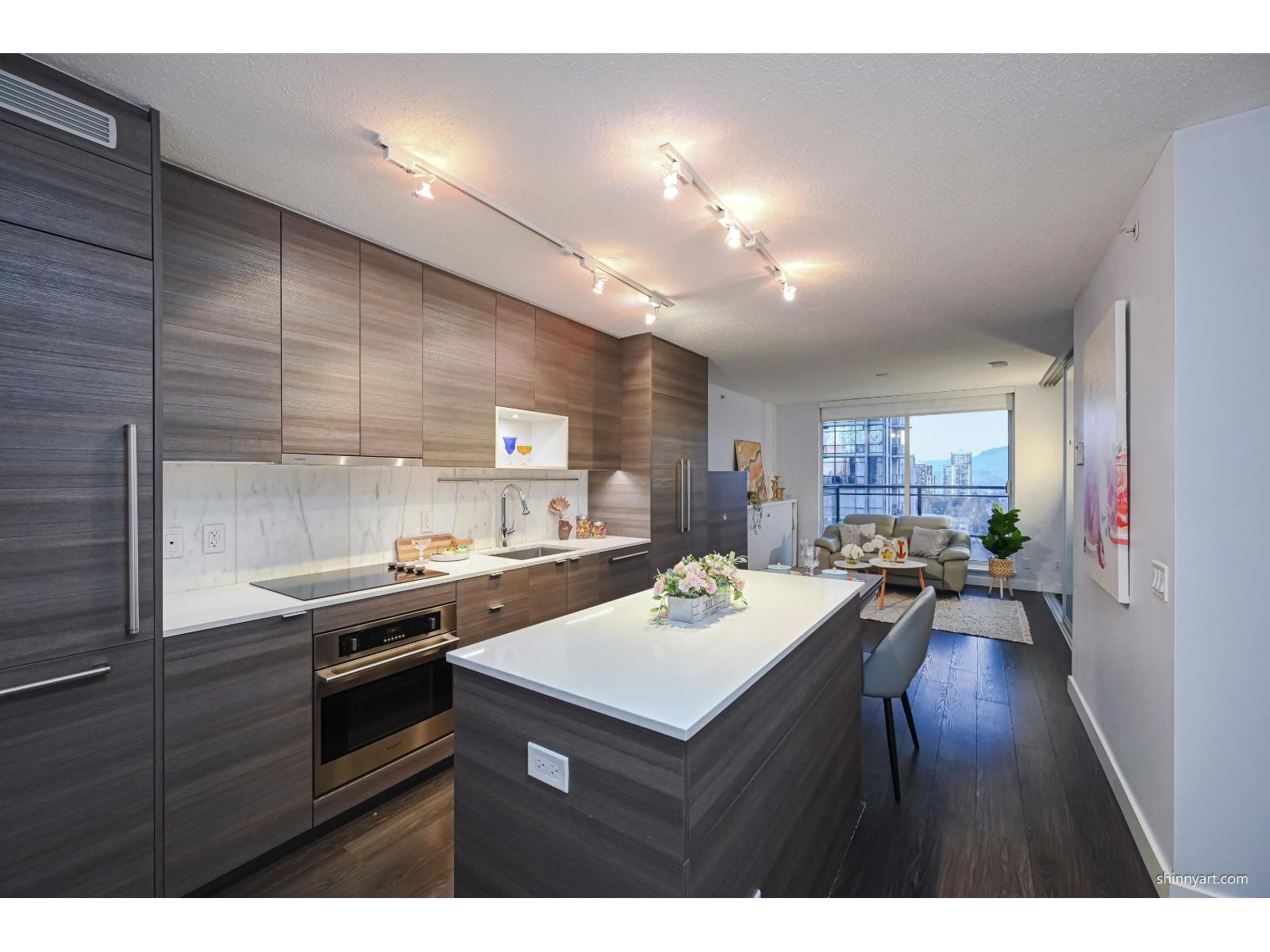 1507 13398 104 Avenue, Surrey, British Columbia  V3T 1V6 - Photo 1 - R3087073